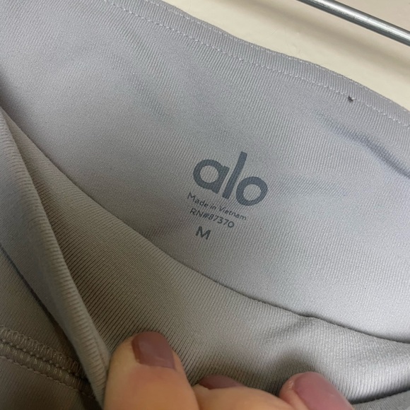 ALO Yoga Stirrups full length leggings fulll length size medium grey - Picture 6 of 7